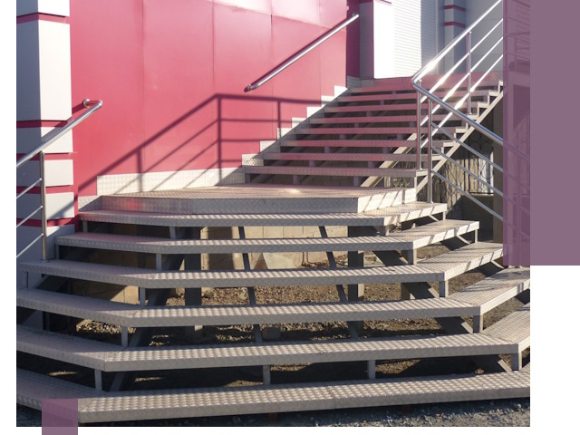 Лестницы для магазина в Лиски — изготовление и монтаж