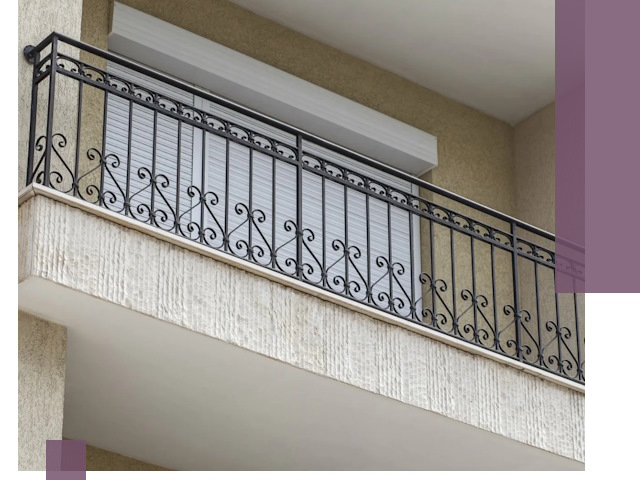 Балконные ограждения из металла и стекла в Лиски для домов